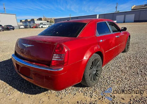 2006 Chry 300C Red z USA, uszkodzony, nr VIN 2C3LA63H36H454332